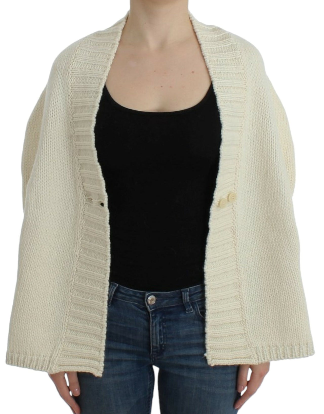 White knitted cardigan