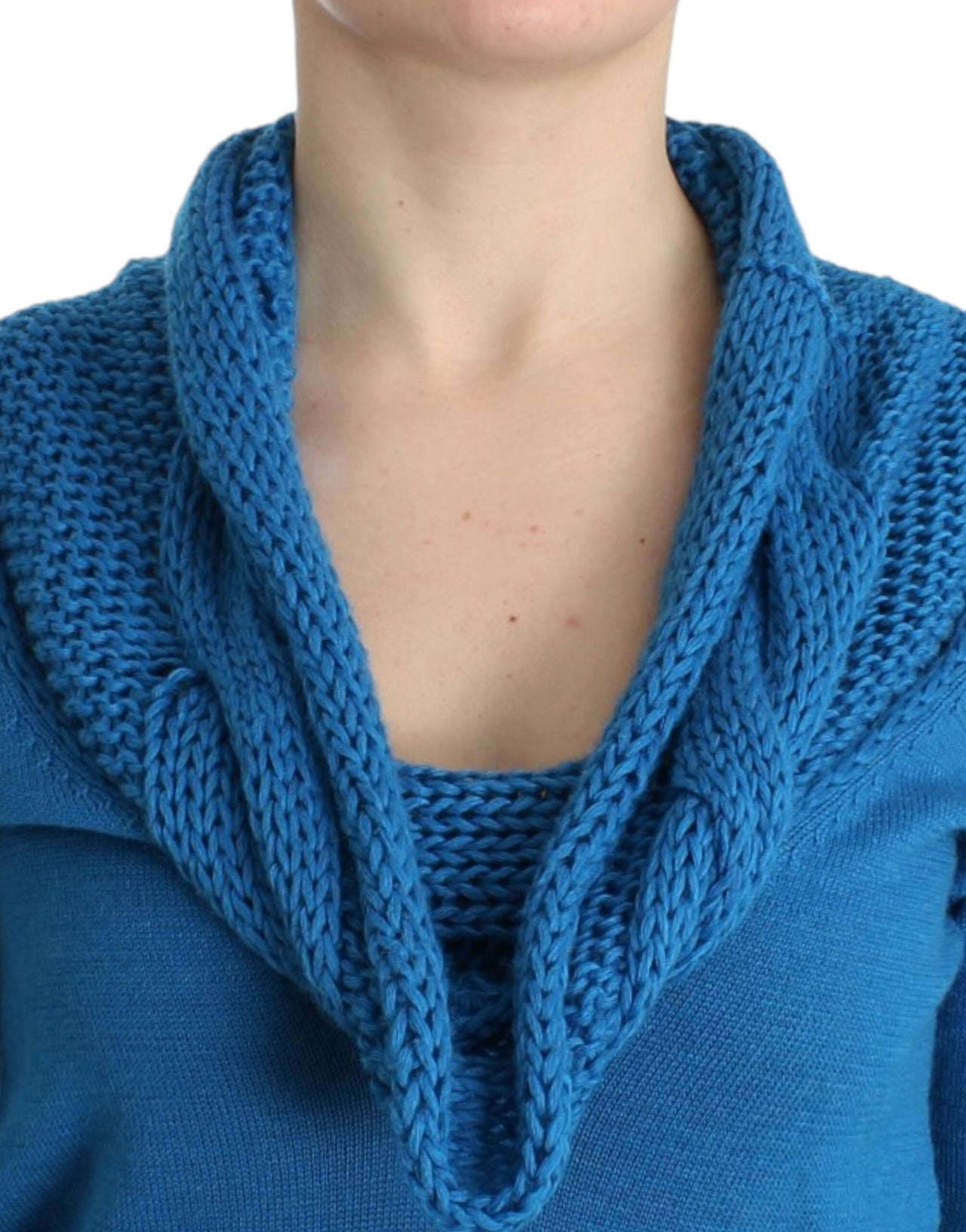 Blue knitted scoopneck sweater