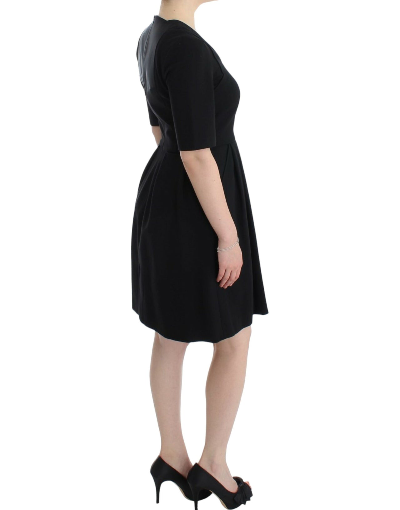 Black short sleeve venus dress