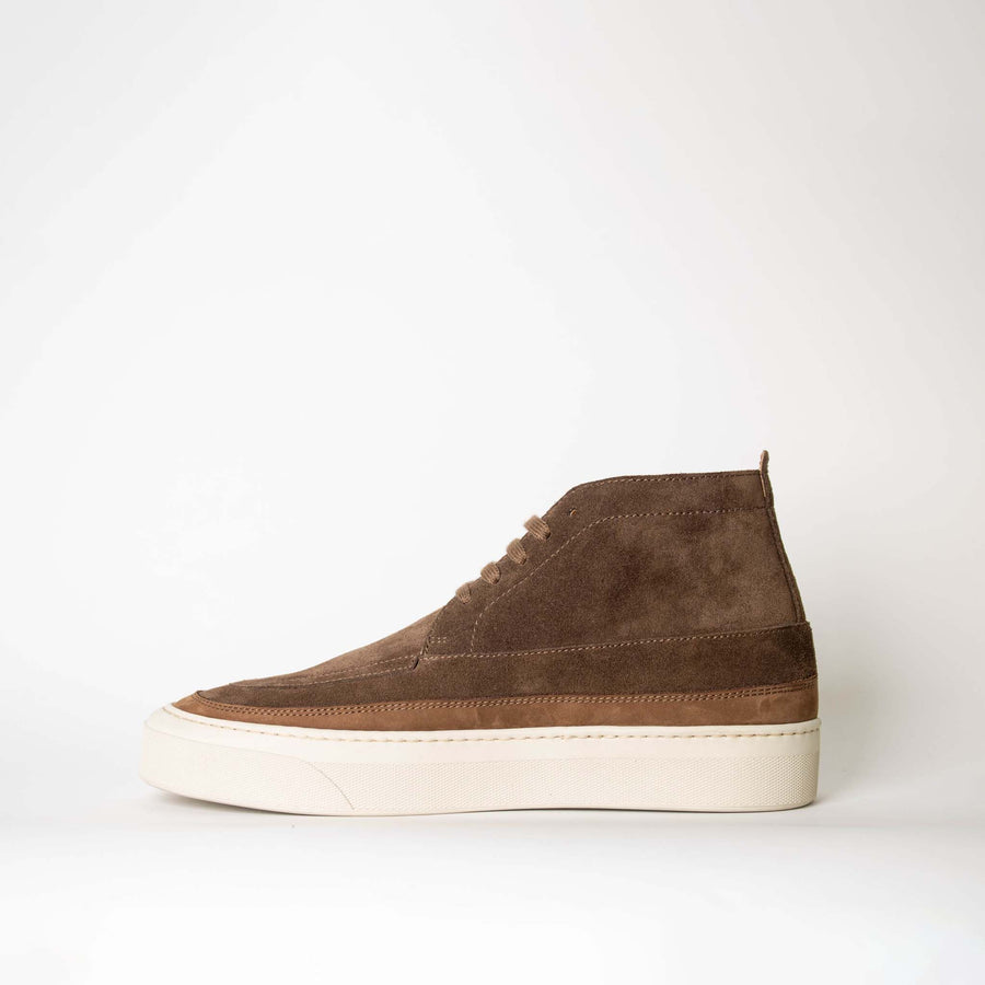 Elegant Suede Leather Sneakers in Brown